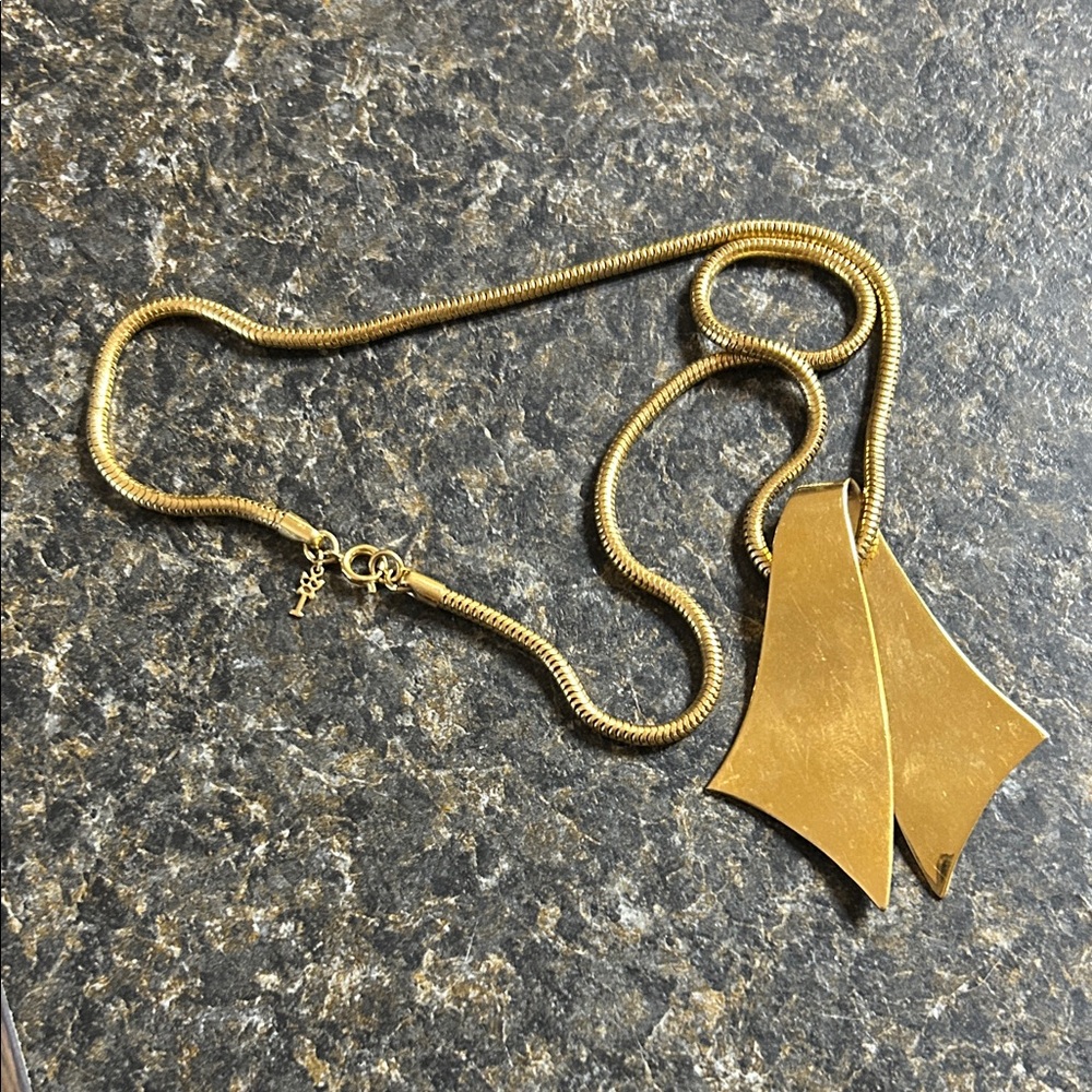 Snake chain Gold Pendant Necklace Crown Trifari